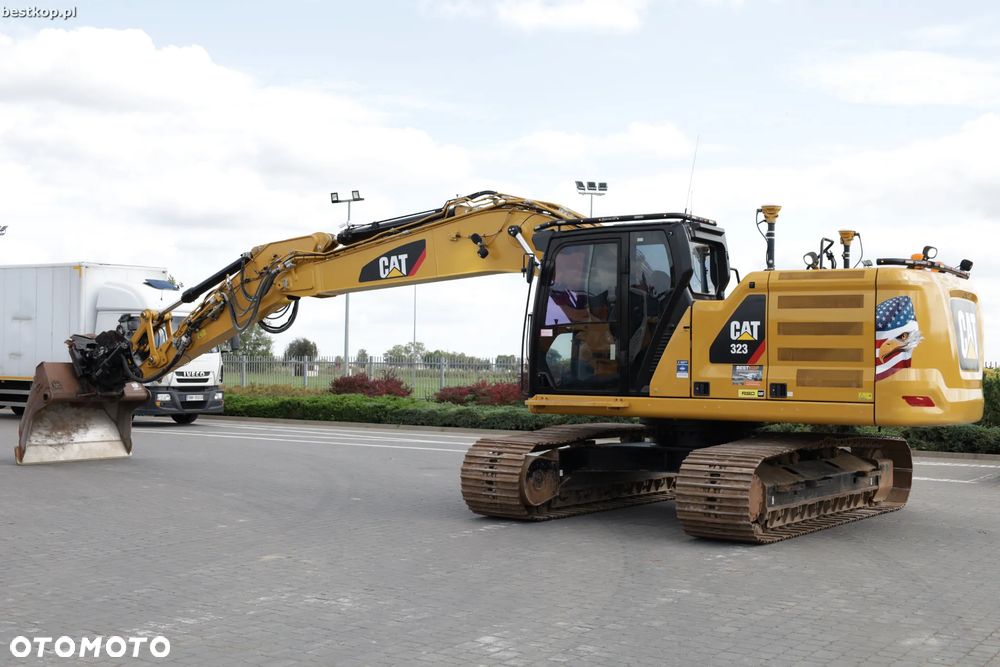 Caterpillar 323 - 40