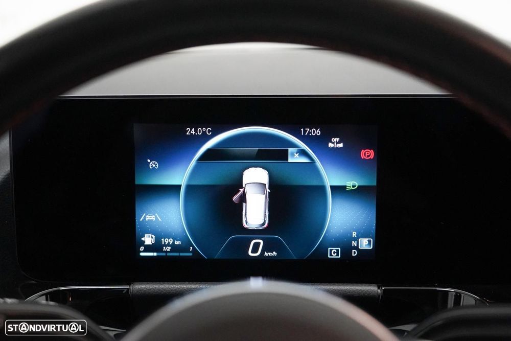 Mercedes-Benz GLA 180 d AMG Line - 10