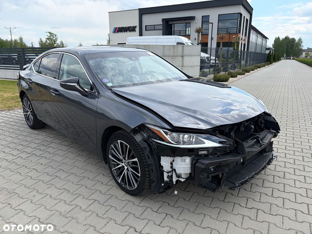 Lexus ES 300h - 1