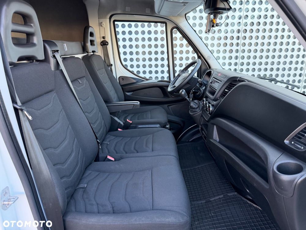 Iveco 35S17 - 21