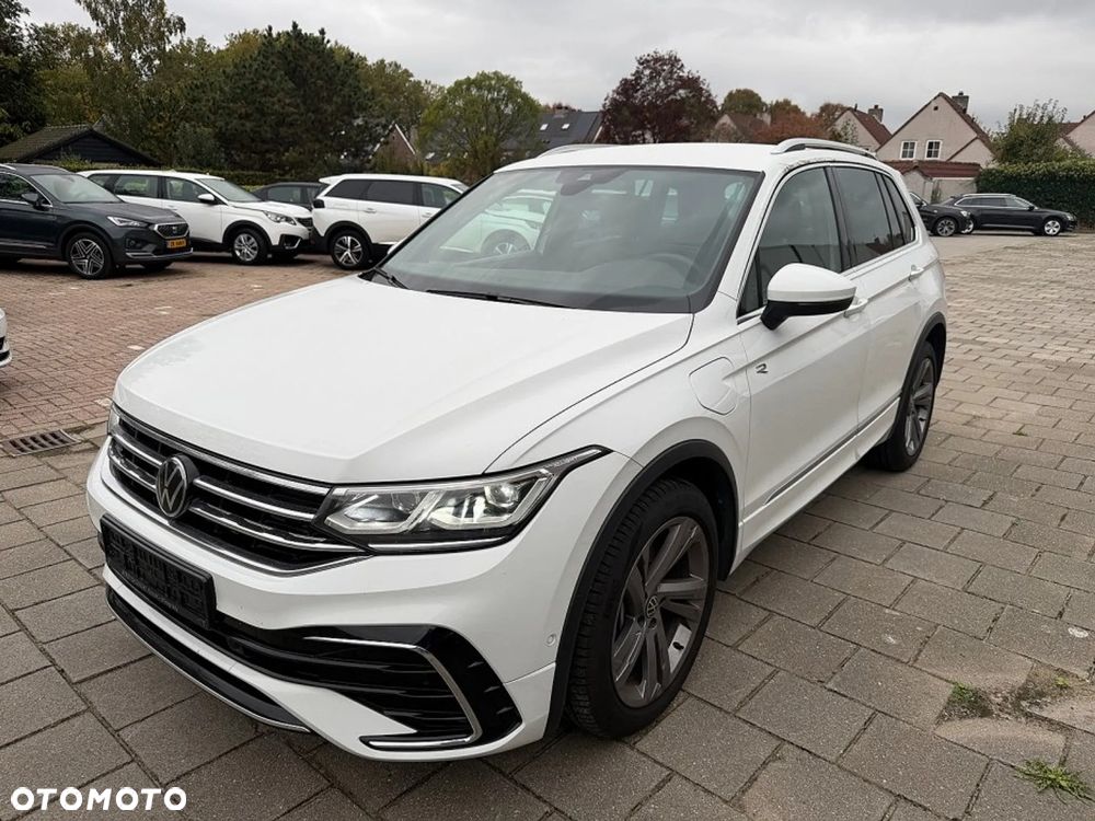 Volkswagen Tiguan - 1