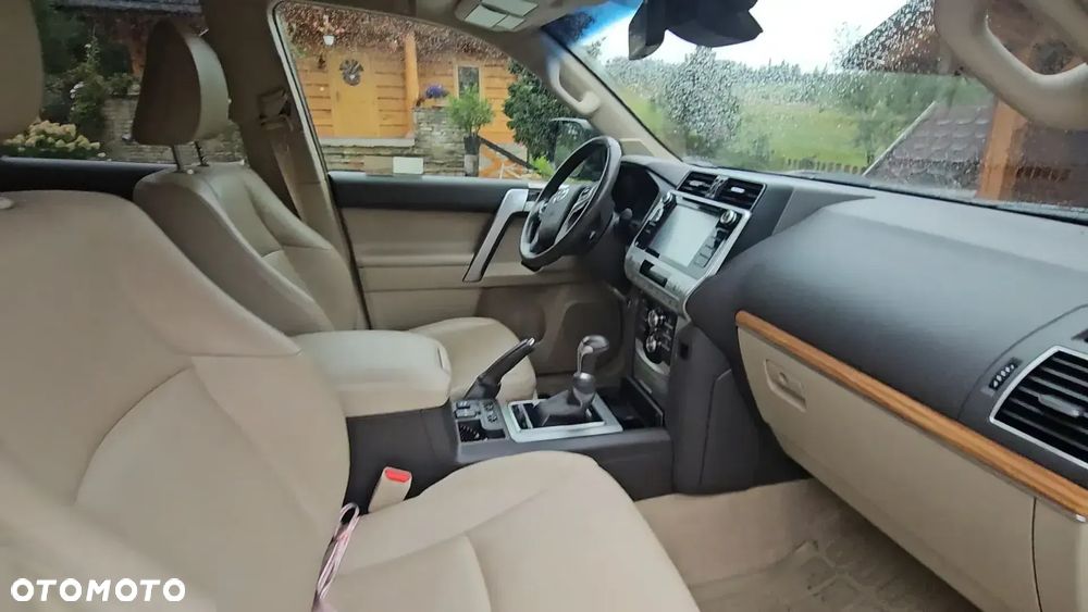 Toyota Land Cruiser LC 2.8 D-4D Invincible - 2