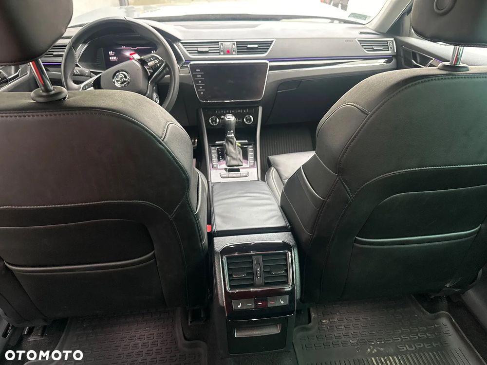 Skoda Superb 2.0 TSI L&K DSG - 33