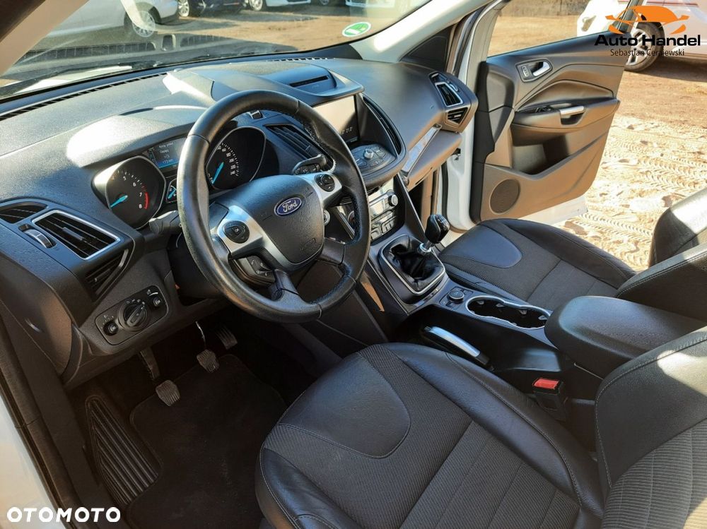 Ford Kuga 1.5 EcoBoost 2x4 Titanium - 40