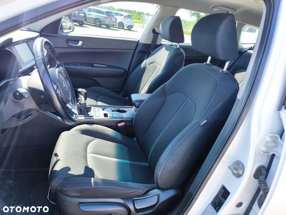 Kia Optima 2.0 M - 17
