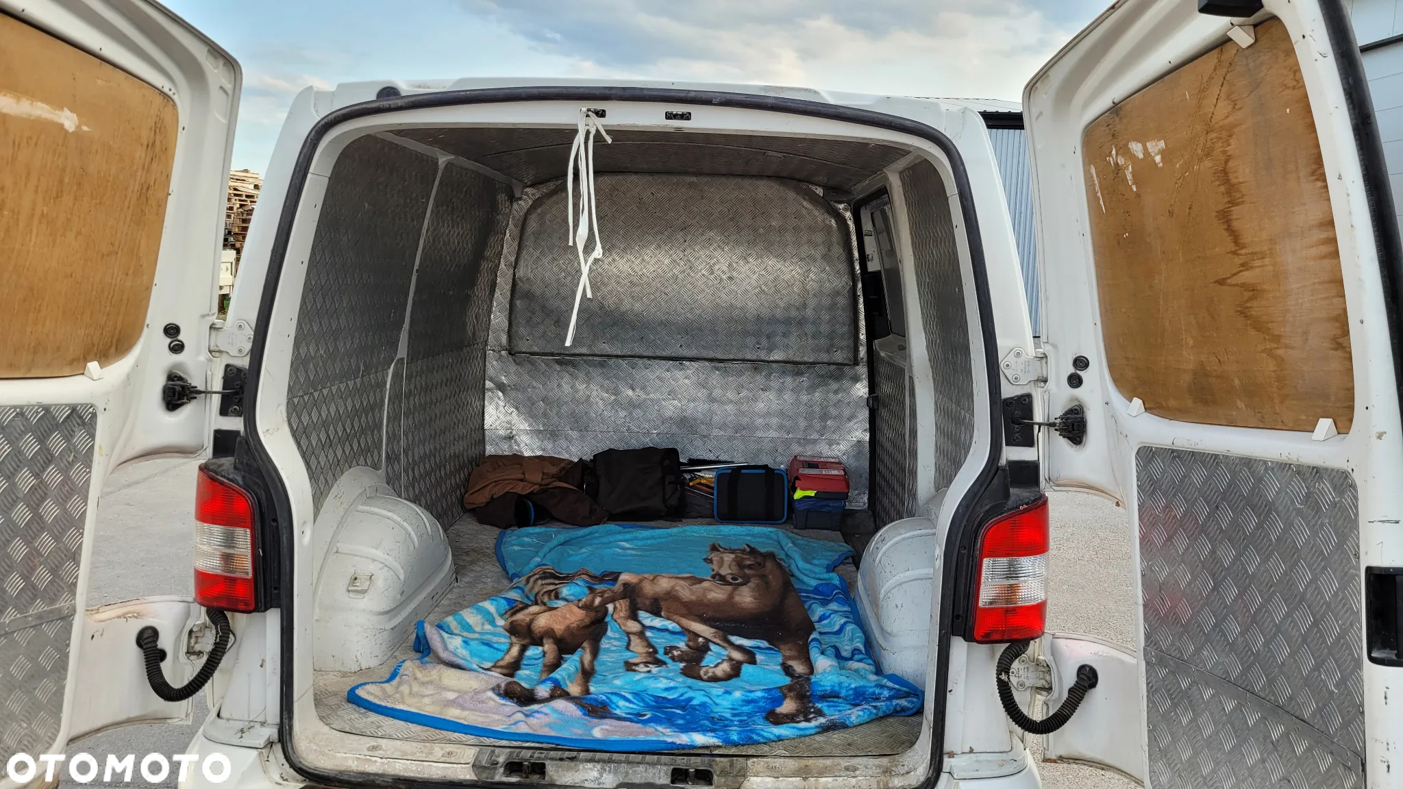Volkswagen Transporter - 4