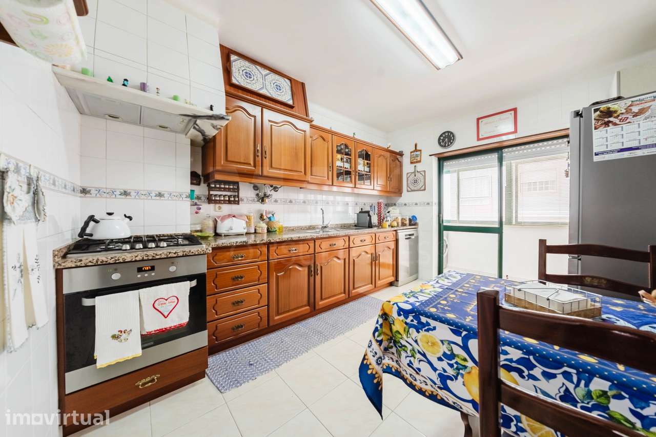 Apartamento T3 na Encosta do Sol — Espaço, Conforto e Excelente Exp... - Grande imagem: 3/39