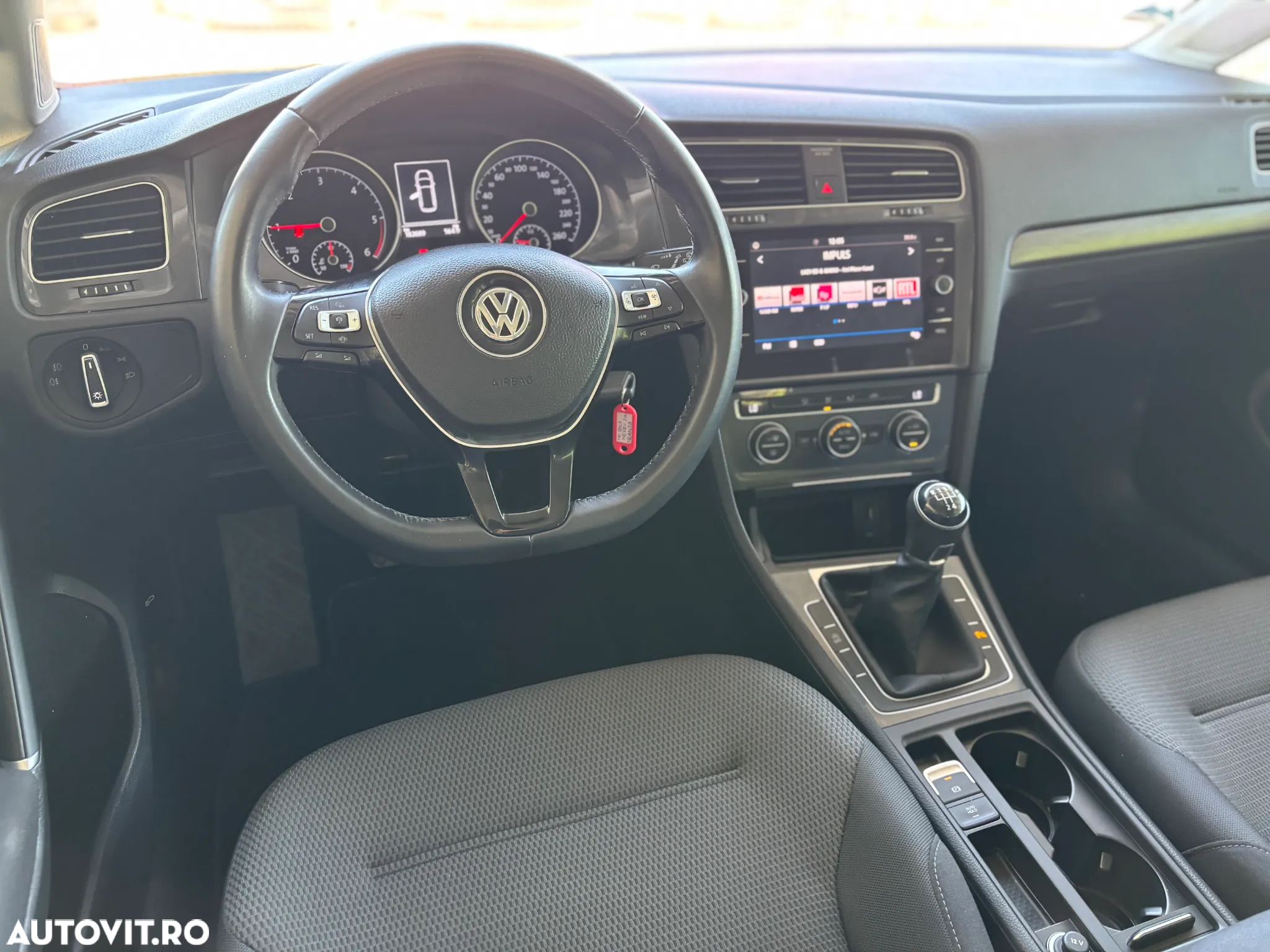 Volkswagen Golf 1.6 TDI Trendline - 12