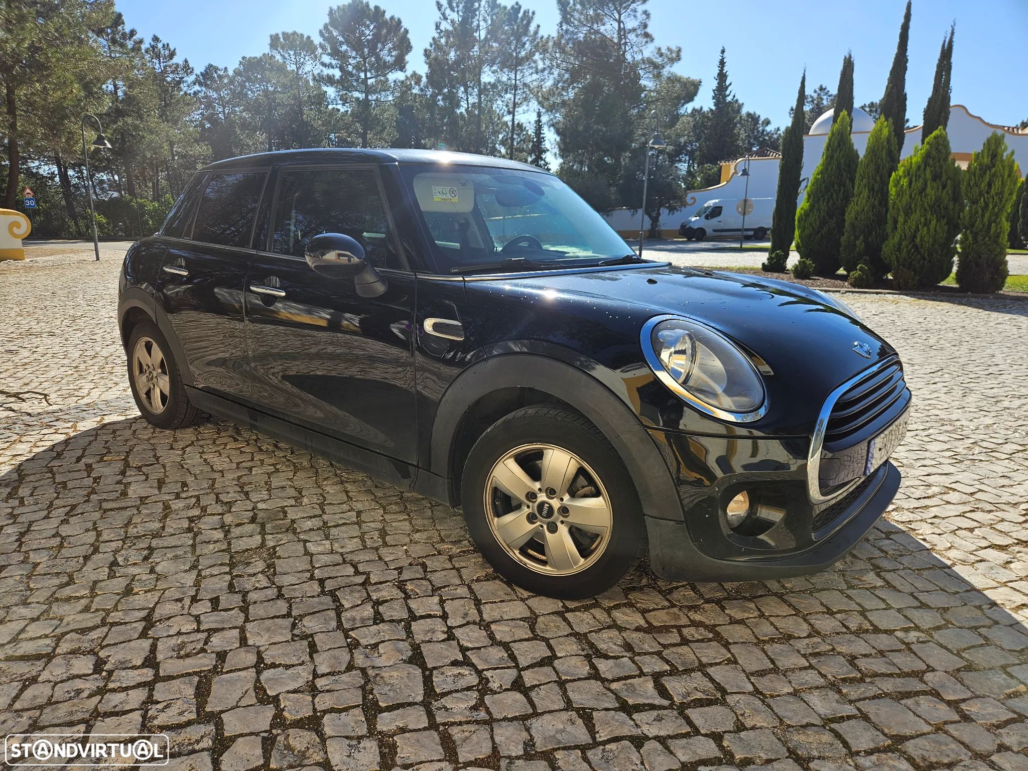 MINI 5 Portas Cooper D - 1