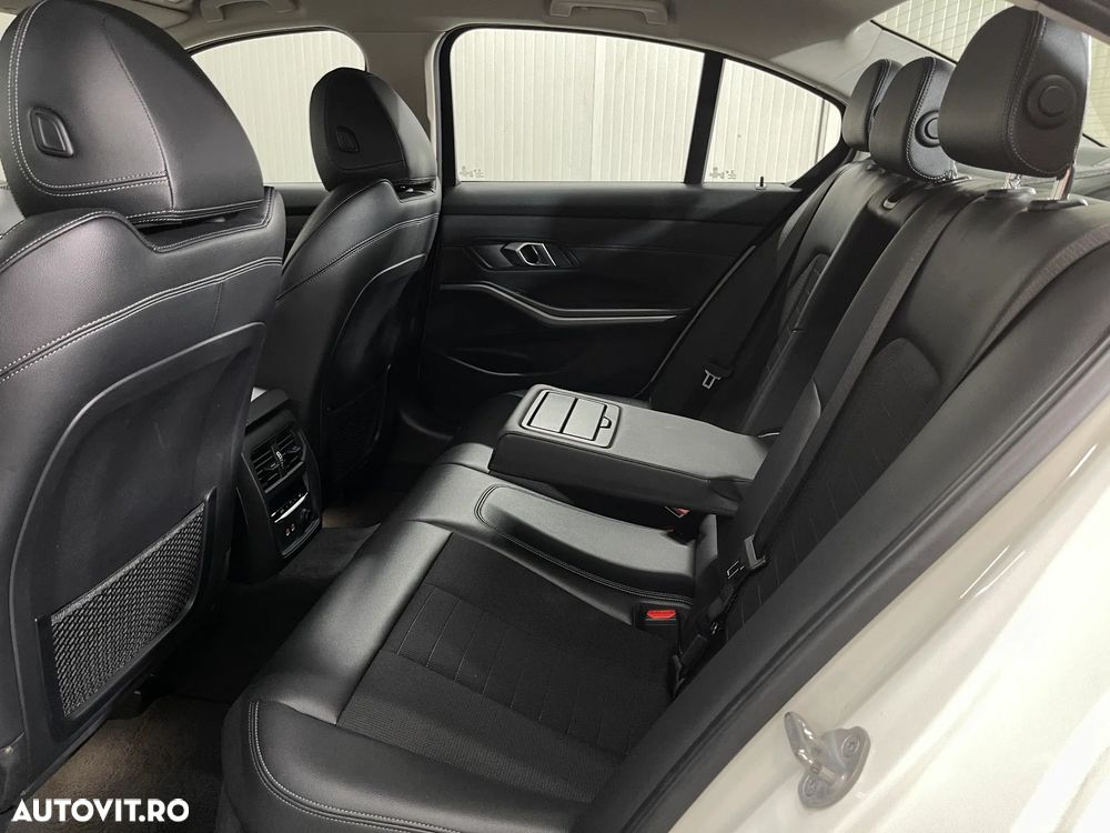 BMW Seria 3 320d xDrive AT Advantage - 12