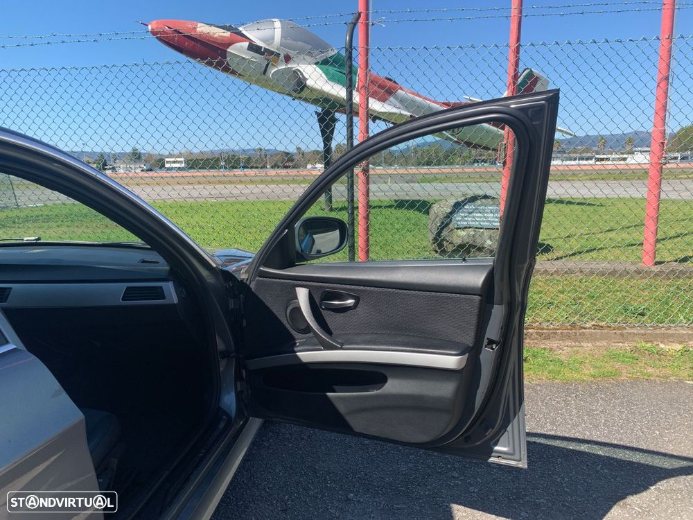 BMW 318 d Pack M - 42