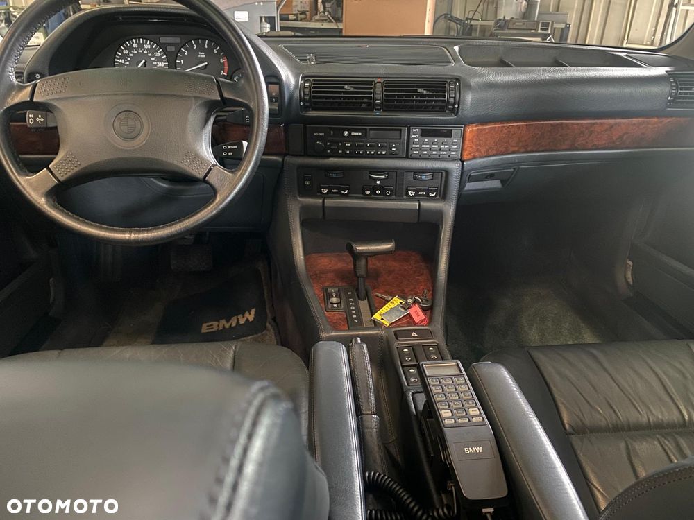 BMW Seria 7 750iL - 9