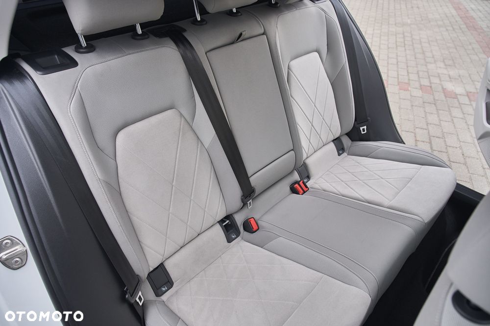 Volkswagen Golf 1.5 TSI BMT Evo Highline DSG - 27