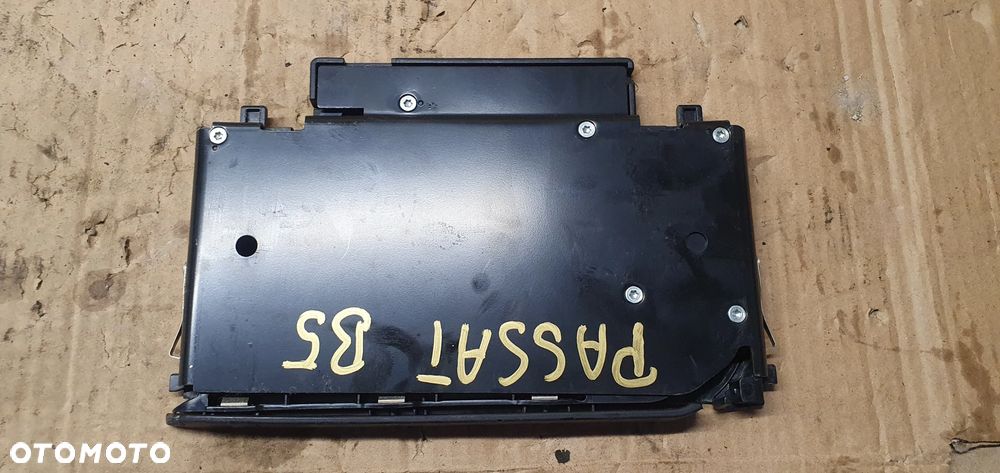 Uchwyt na kubki VW Passat B5 3B1858569 EUROPA - 2
