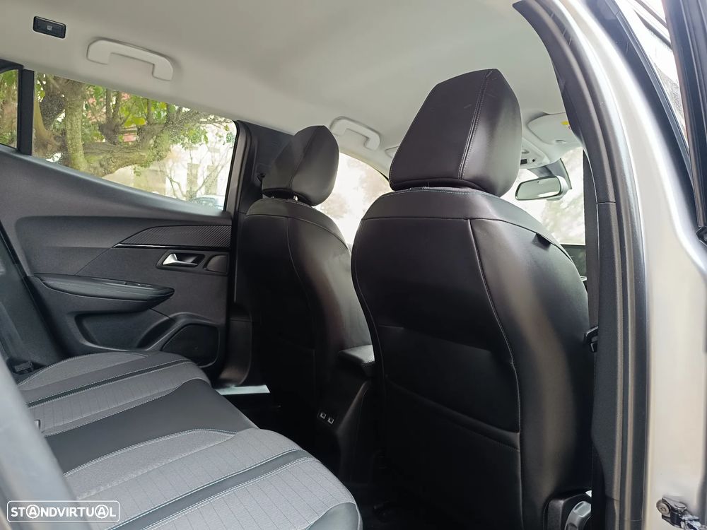 Peugeot 2008 PureTech 130 EAT8 Allure - 27