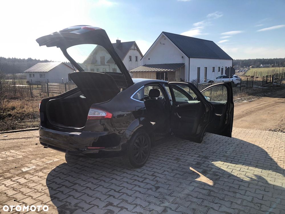 Ford Mondeo 1.6 T Ghia - 15