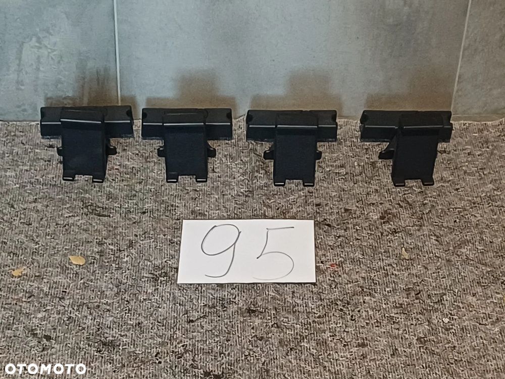 NR 95 Tablet holder do VW i Skoda 3V0861221 - 1
