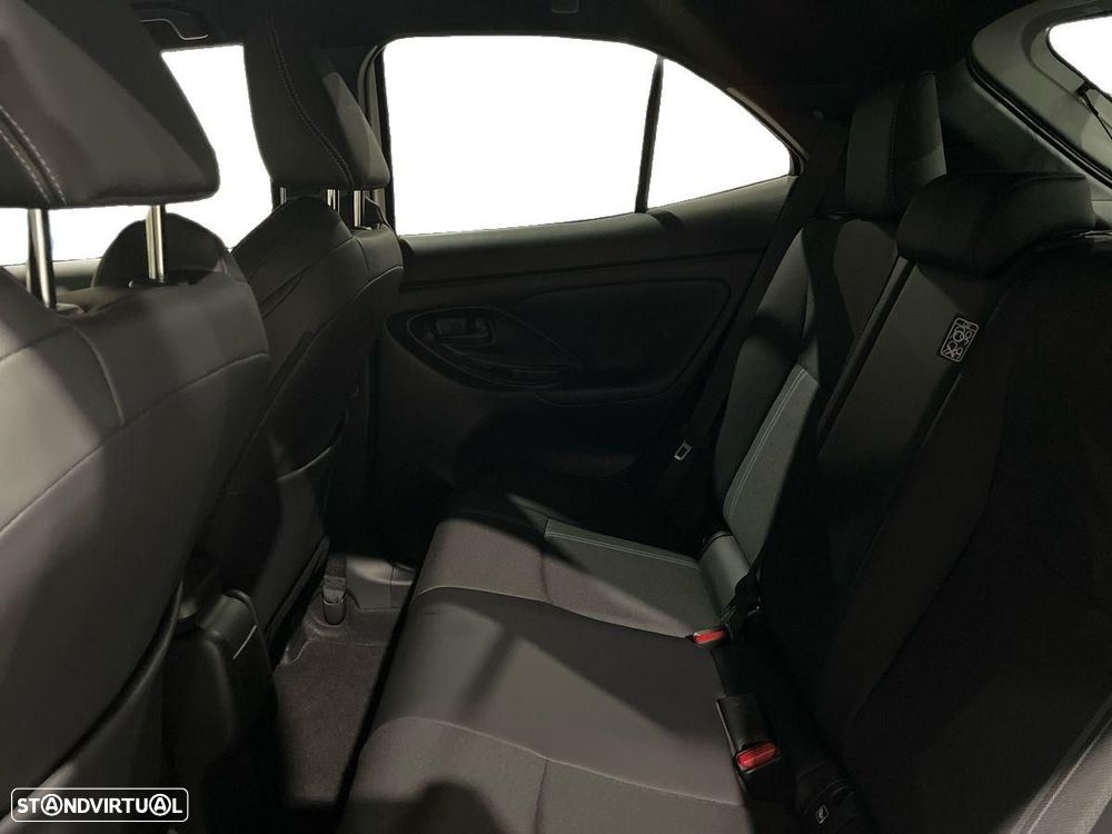 Toyota Yaris Cross 1.5 HDF Luxury - 12