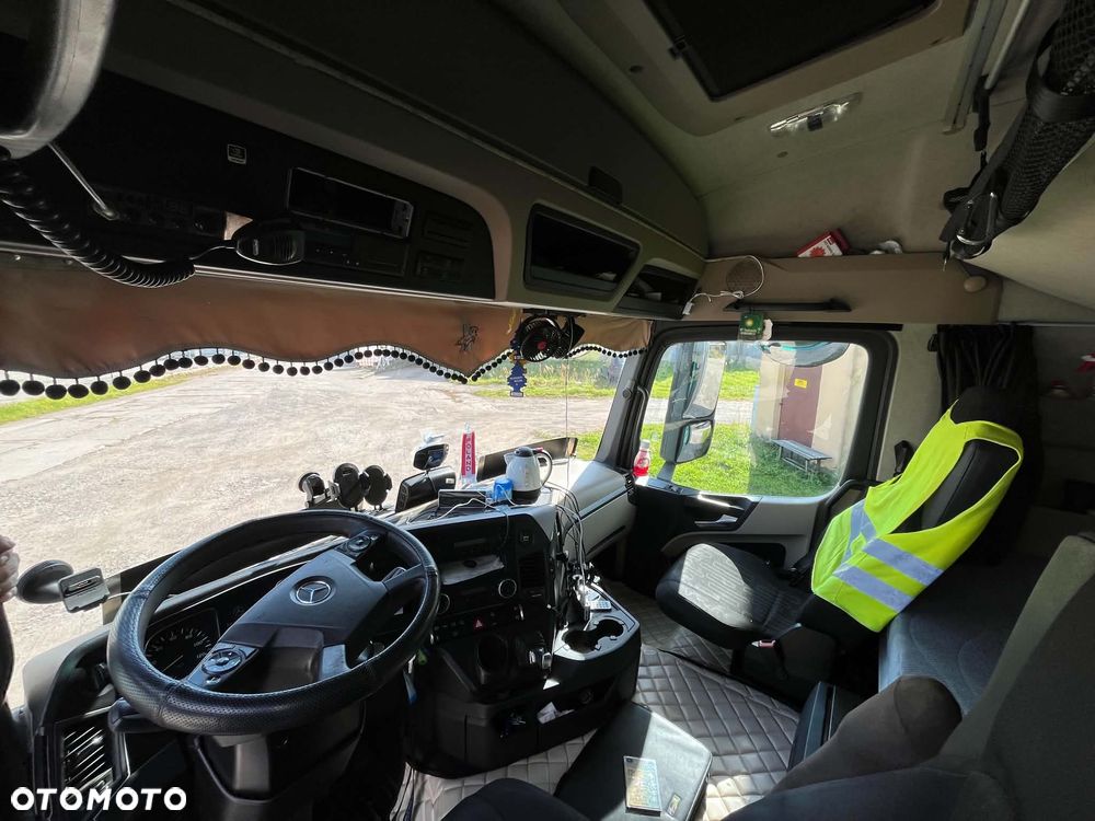 Mercedes-Benz Actros - 14