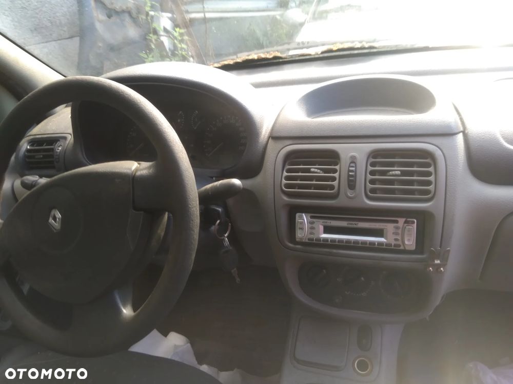 Auto na części - Renault Thalia 65KM diesel 2003 Silnik Skrzynia Drzwi Maska Klapa Błotnik Zderzak Lampa Szyba Klamka Lusterko Deska Kokpit - 6