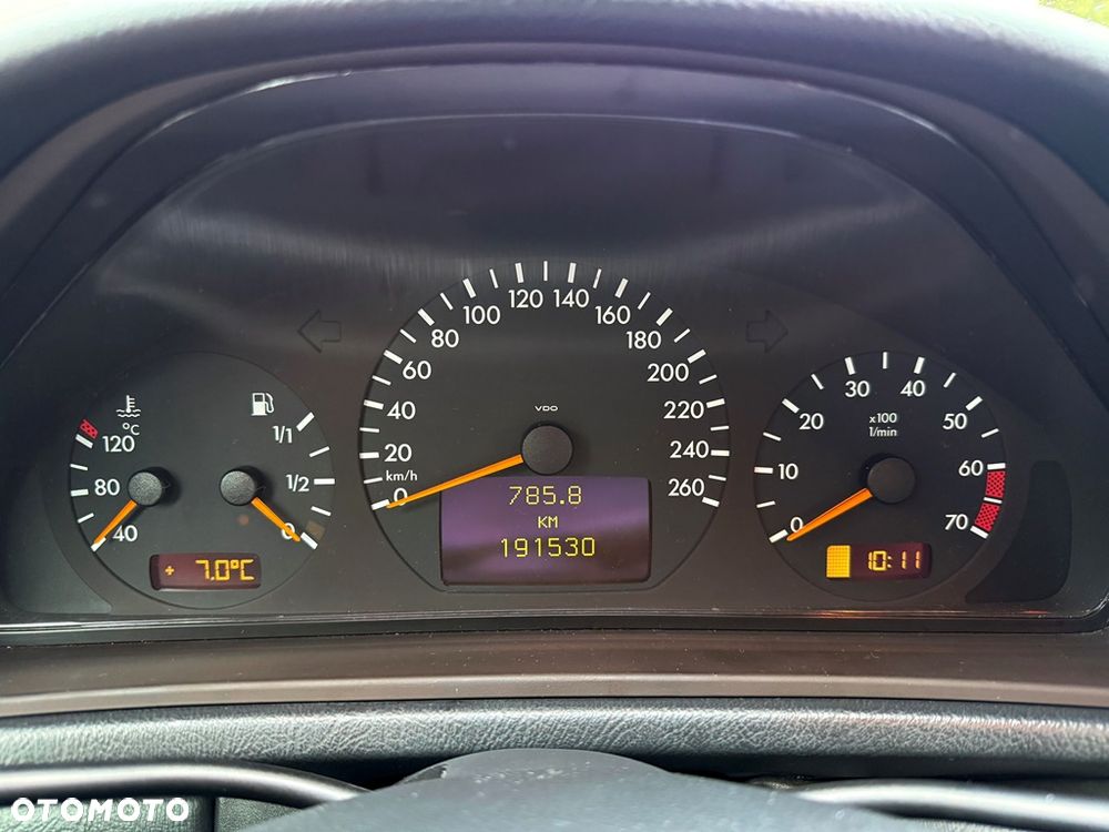 Mercedes-Benz CLK 320 - 30