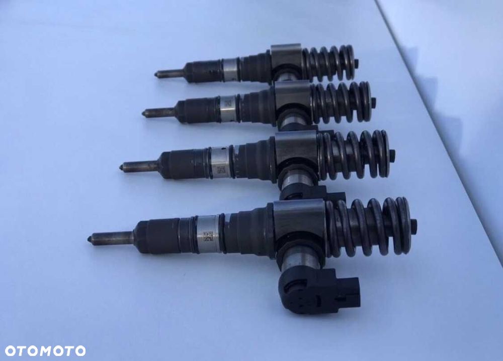 Pompowtryskiwacz 03G130073S VW PASSAT B6 2.0 TDI 16V 140KM BKP - 1
