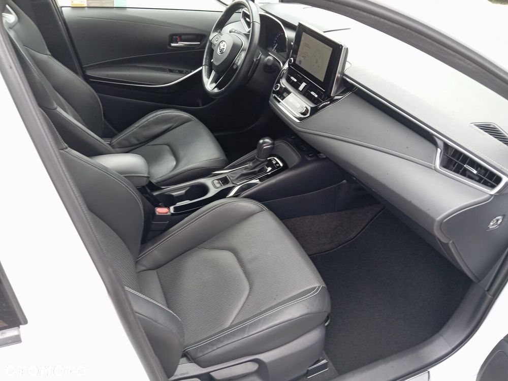 Toyota Corolla 2.0 Hybrid Executive - 6