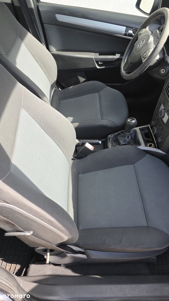 Opel Astra 1.9 CDTI Cosmo - 7