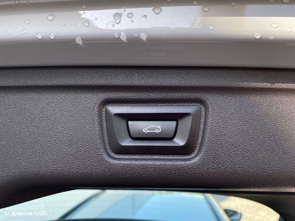BMW 320 d Touring Pack Desportivo M Auto - 15