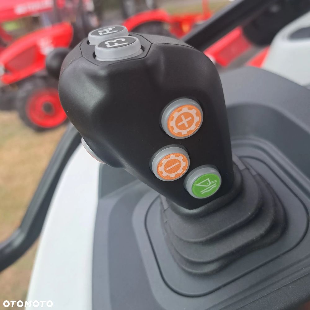 Zetor Seria 6 170 silnik Deutz AG Skrzynia ZF 54+27 biegów . 6 biegów pod obciążeniem - 19