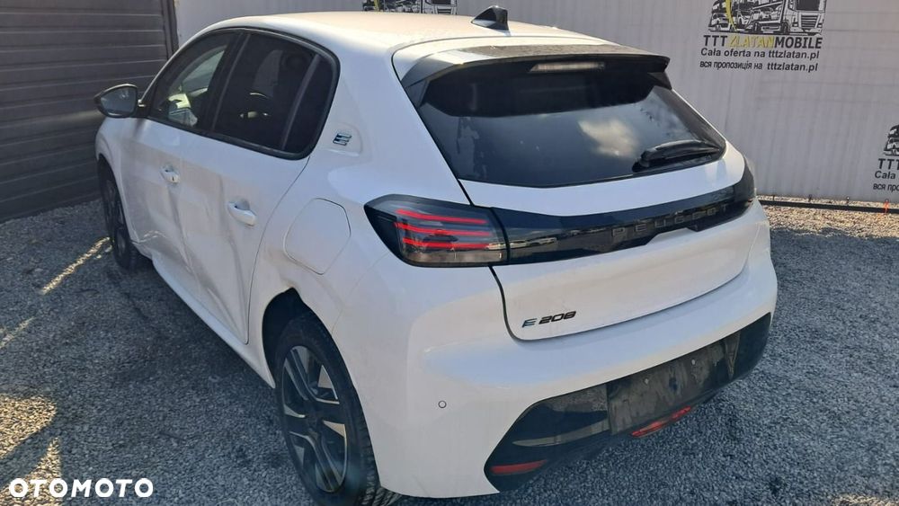 Peugeot 208 - 14