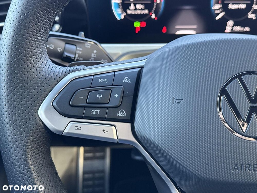 Volkswagen Passat - 16