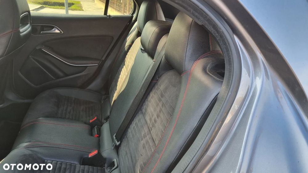 Mercedes-Benz GLA 200 (CDI) d 7G-DCT AMG Line - 29