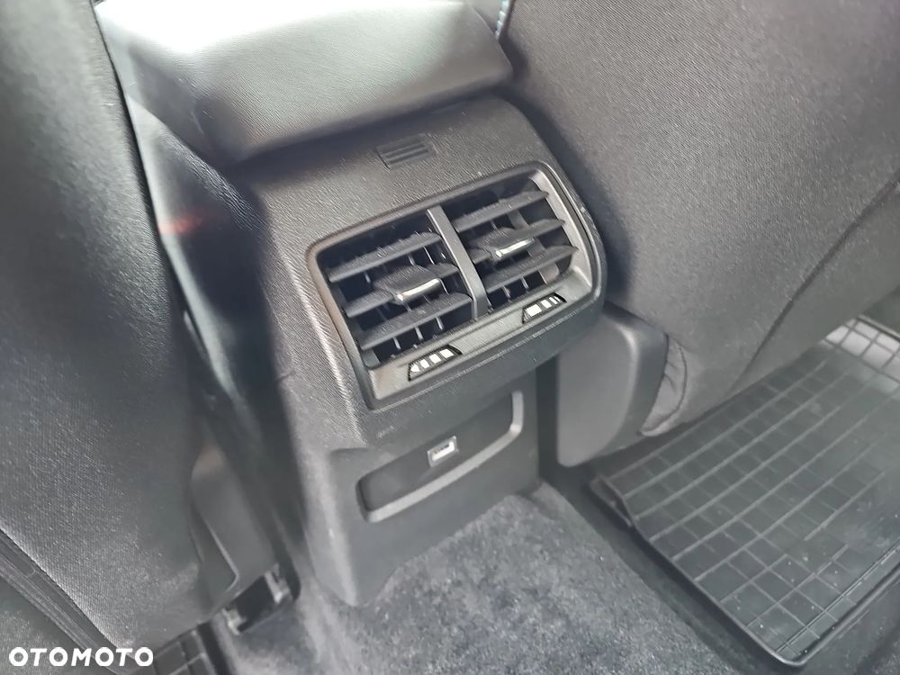 Citroën C4 1.2 PureTech Max S&S - 26