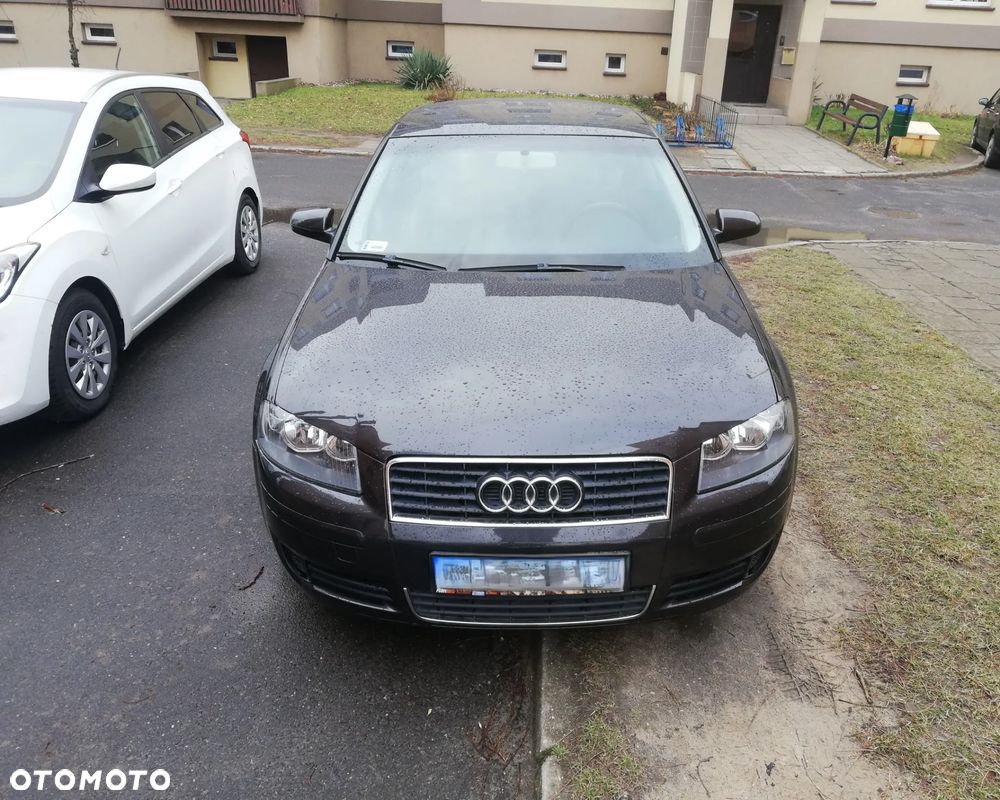 Audi A3 3-drzwiowe 1.6 Attraction - 1
