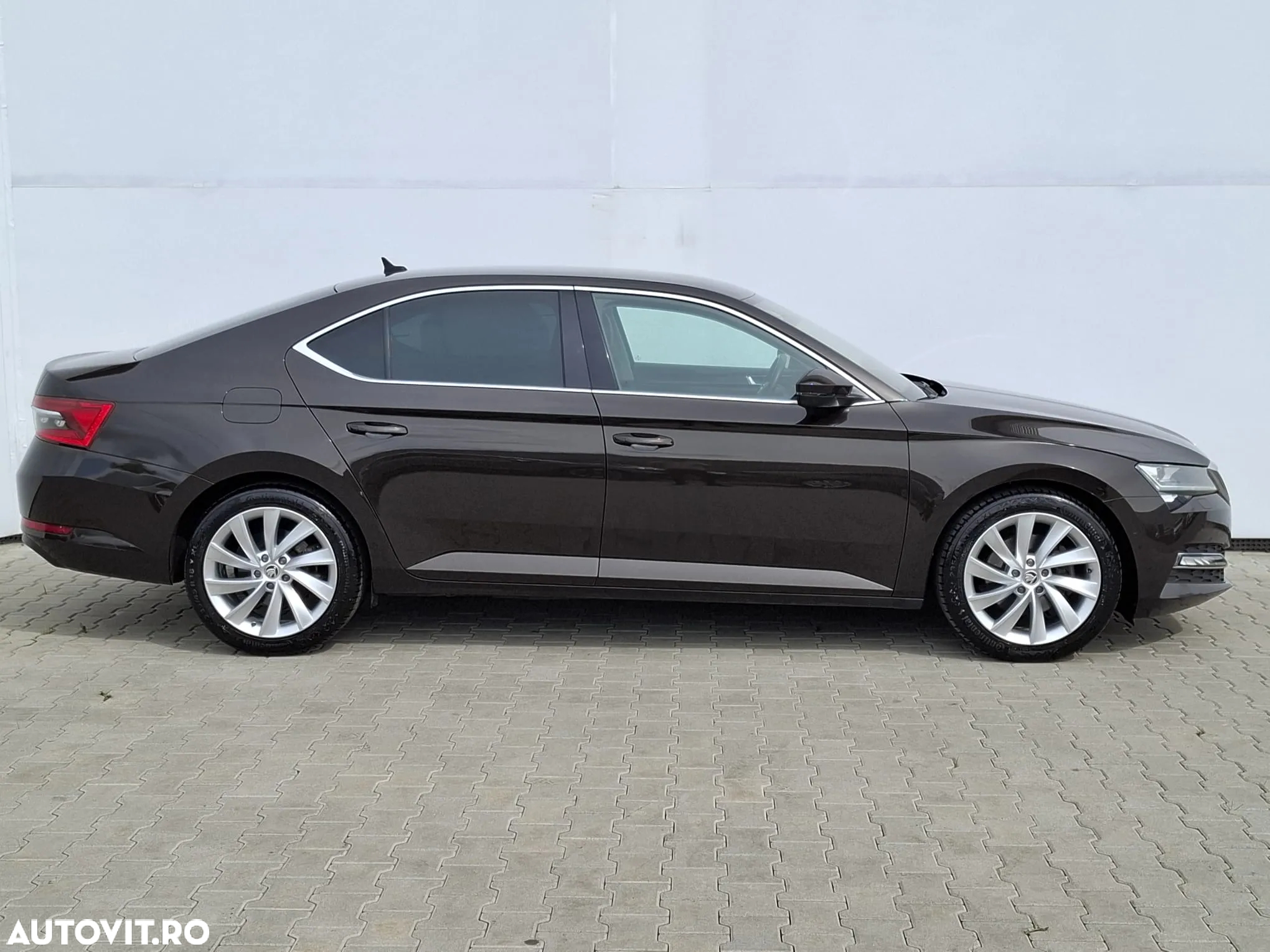 Skoda Superb 2.0 TDI 4X4 DSG Style - 3