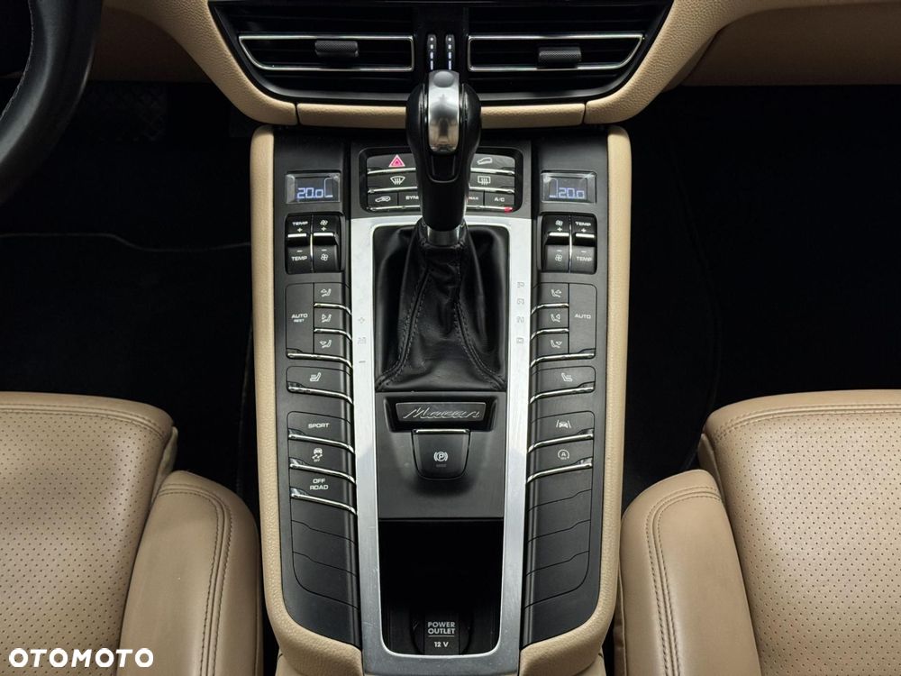 Porsche Macan Standard - 36