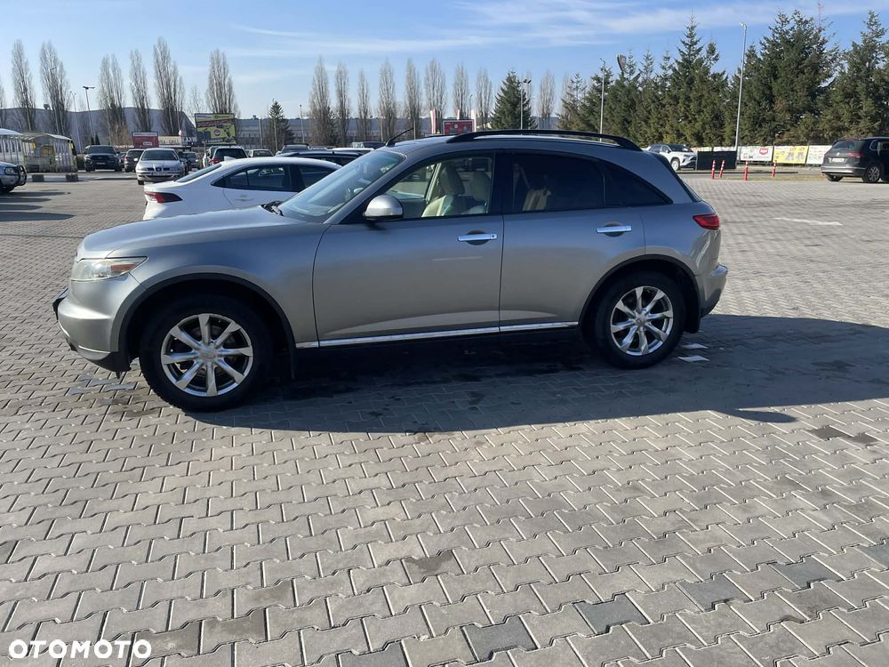 Infiniti FX - 4