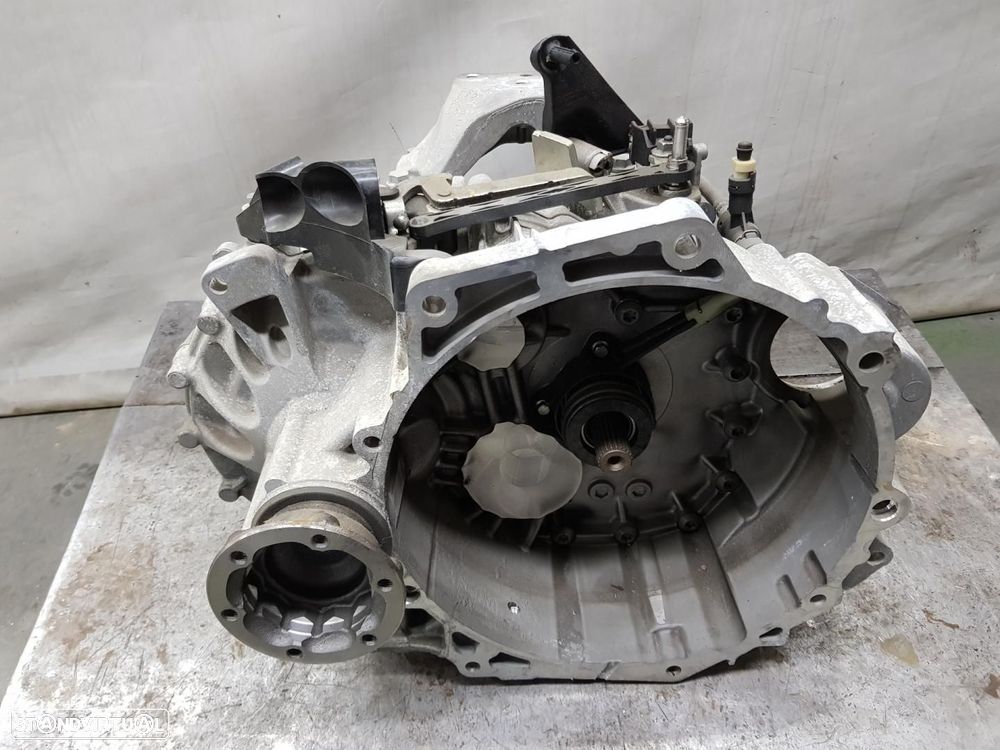 CAIXA DE VELOCIDADES VOLKSWAGEN CADDY PROFESIONAL SA03.2015 REF. UFX - 1