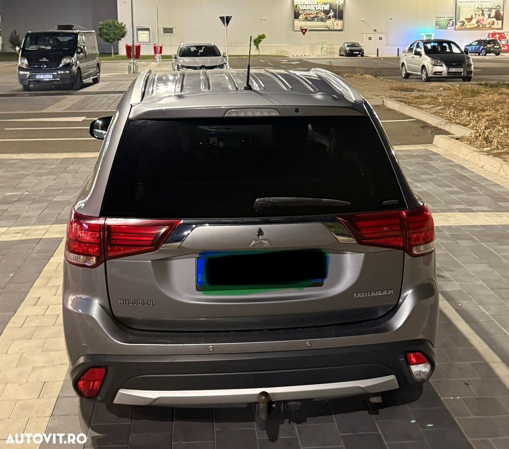 Mitsubishi Outlander - 5