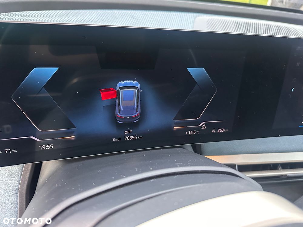 BMW iX xDrive40 76.6kWh Signature - 18