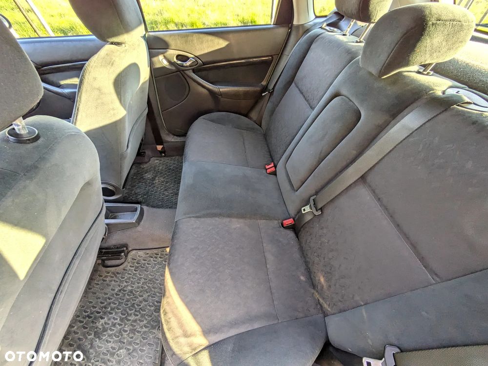 Ford Focus 1.8 TDDi Ghia - 6