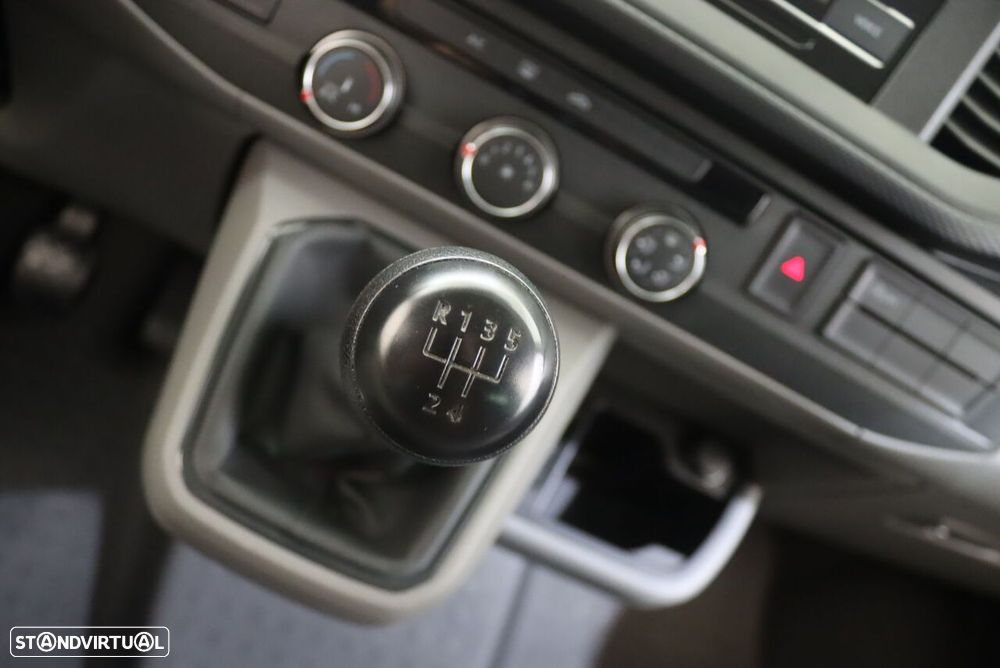 VW Transporter 2.0 TDI L.Business - 31