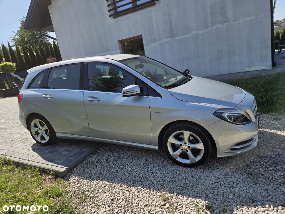 Mercedes-Benz Klasa B 180 BlueEFFICIENCY Edition Style - 24