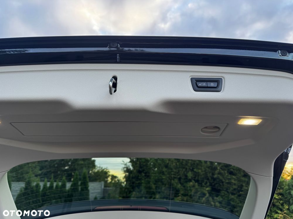 BMW Seria 3 330e PHEV sport - 22