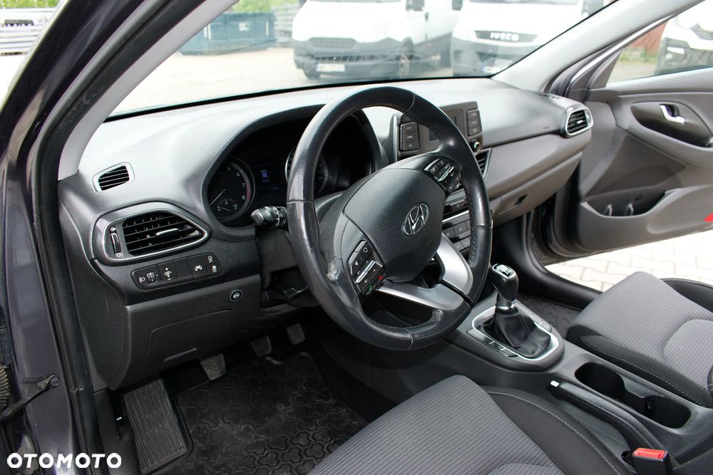 Hyundai i30 1.4 Comfort - 11