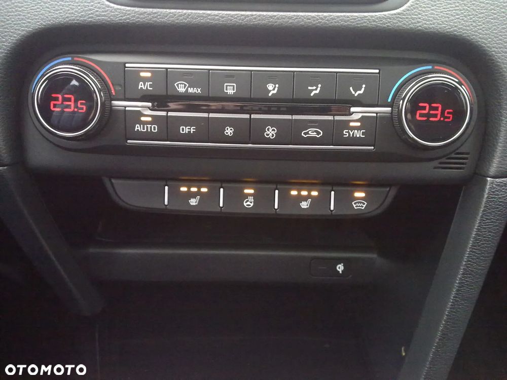 Kia ProCeed 1.6 T-GDI GT DCT - 33