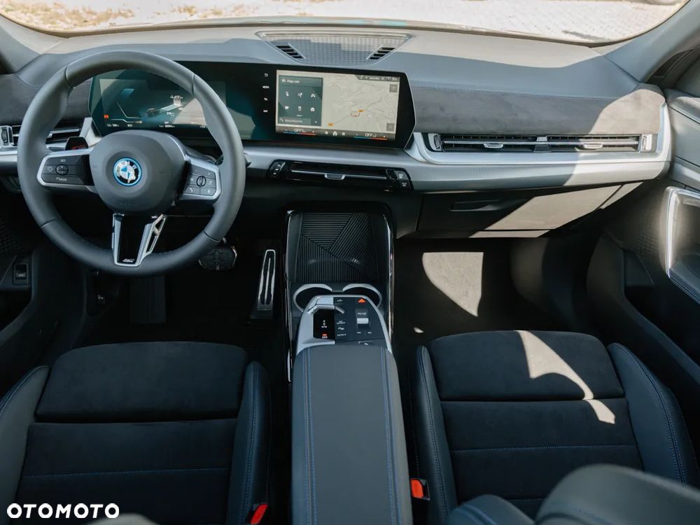 BMW iX2 eDrive20 - 6