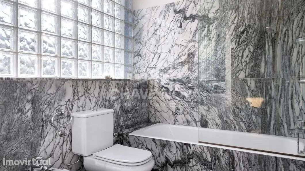 Moradia Triplex V4 suites 228 m² com jardim e terraços na Boavista - Grande imagem: 3/50