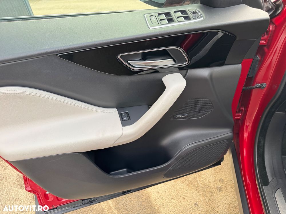 Jaguar F-Pace 20d AWD Aut. Prestige - 25